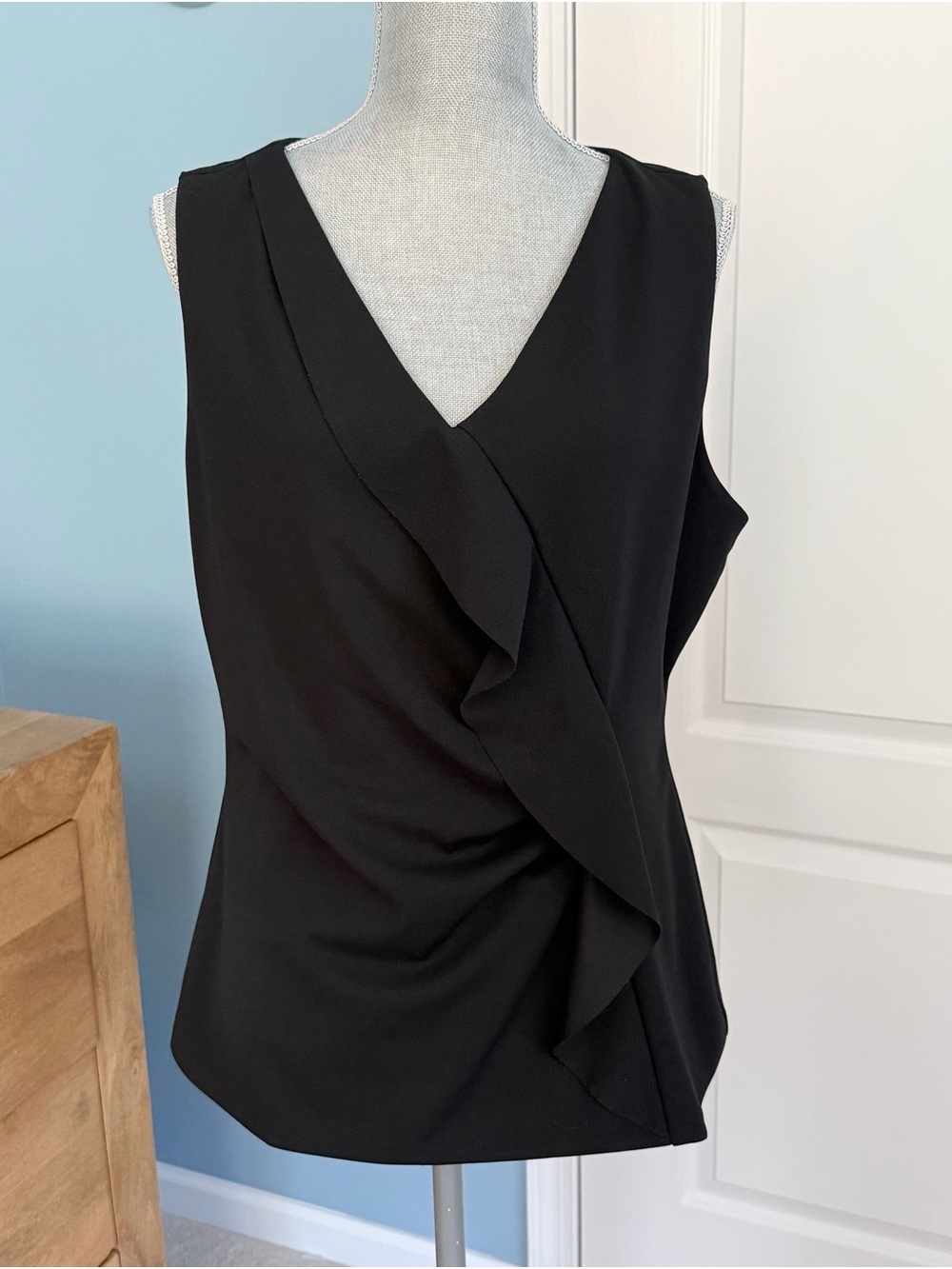 White House Black Market Black Ruffled V-Neck Blouse, sz XL